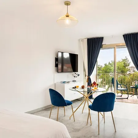 Blue Light Terrace - Port