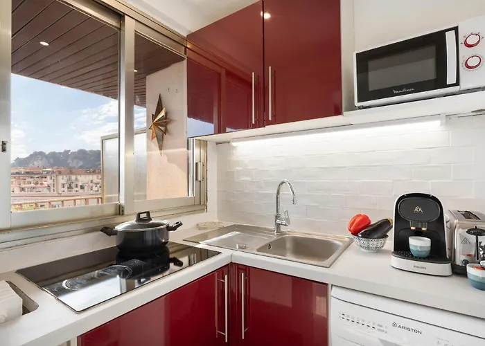 Blue Light Terrace - Port * ניס