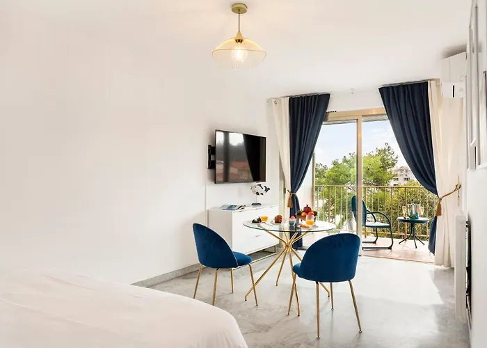 Blue Light Terrace - Port